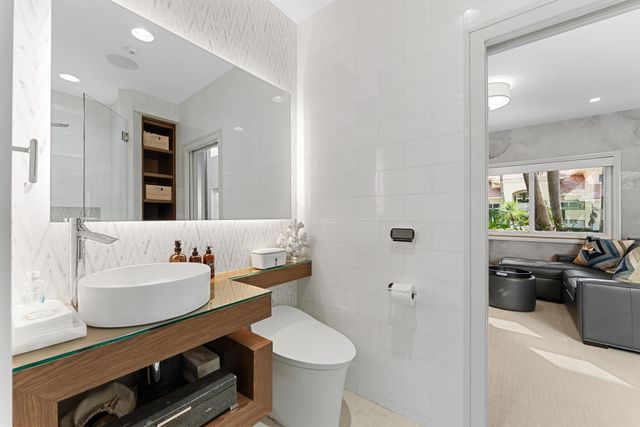 941 Iris Drive, Delray Beach, FL 33483