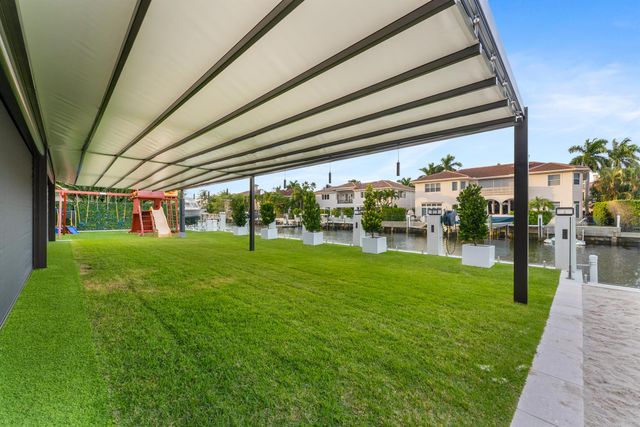 941 Iris Drive, Delray Beach, FL 33483