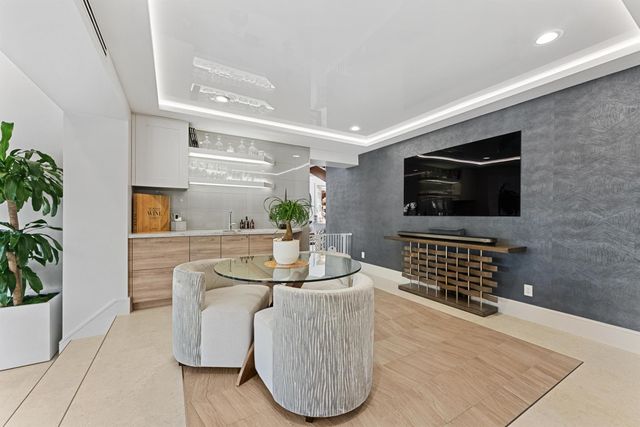 941 Iris Drive, Delray Beach, FL 33483