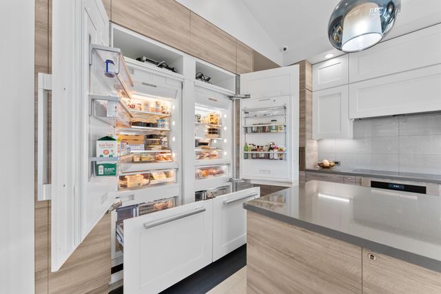 941 Iris Drive, Delray Beach, FL 33483