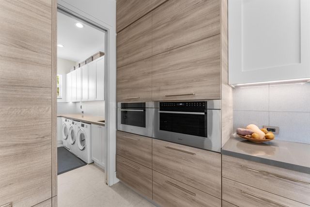 941 Iris Drive, Delray Beach, FL 33483