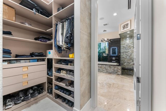 941 Iris Drive, Delray Beach, FL 33483