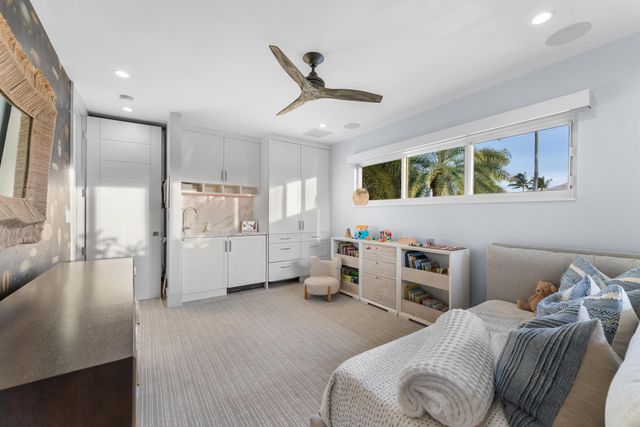 941 Iris Drive, Delray Beach, FL 33483