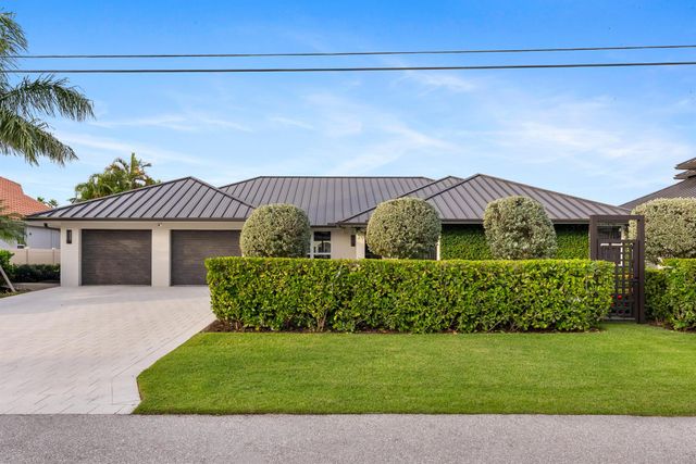 941 Iris Drive, Delray Beach, FL 33483