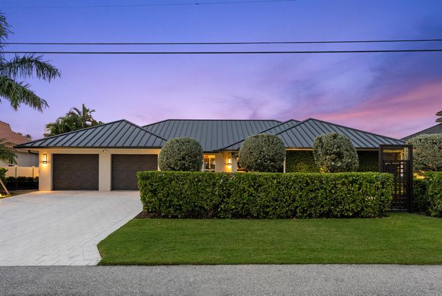 941 Iris Drive, Delray Beach, FL 33483