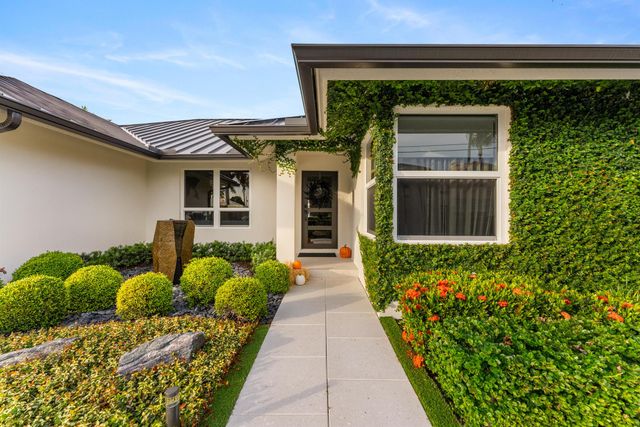 941 Iris Drive, Delray Beach, FL 33483