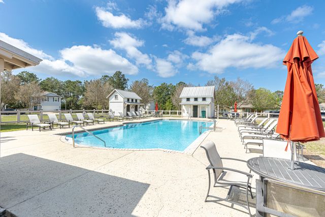 65 N Marsh Landing, Freeport, FL 32439