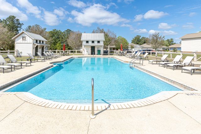 65 N Marsh Landing, Freeport, FL 32439