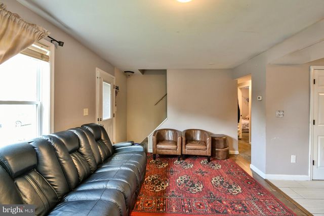 5016 LAGUNA RD, College Park, MD 20740