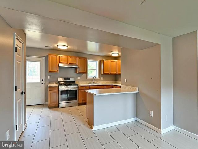 5016 LAGUNA RD, College Park, MD 20740