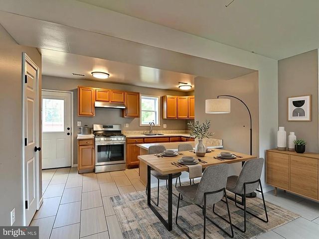 5016 LAGUNA RD, College Park, MD 20740