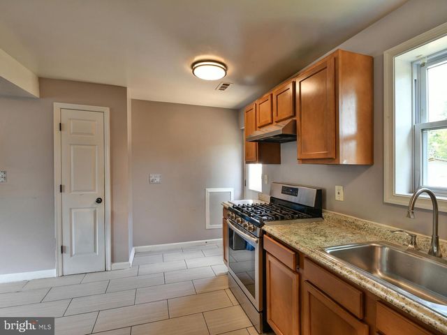 5016 LAGUNA RD, College Park, MD 20740