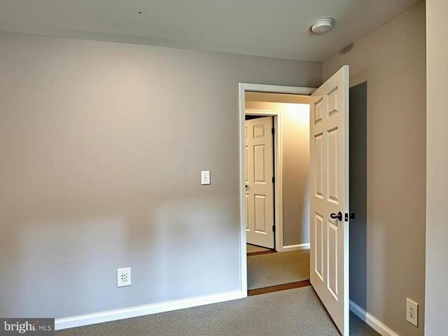 5016 LAGUNA RD, College Park, MD 20740