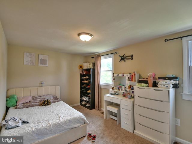 5016 LAGUNA RD, College Park, MD 20740