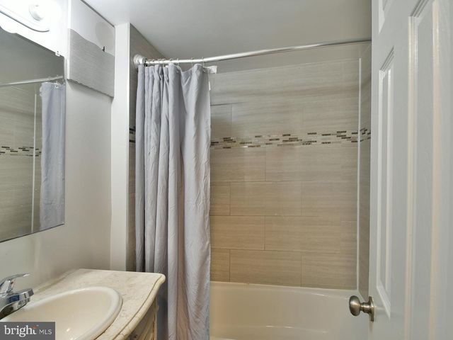 5016 LAGUNA RD, College Park, MD 20740