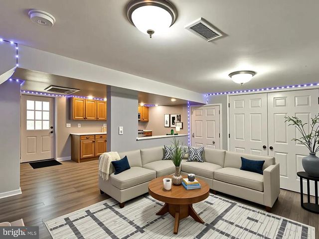 5016 LAGUNA RD, College Park, MD 20740