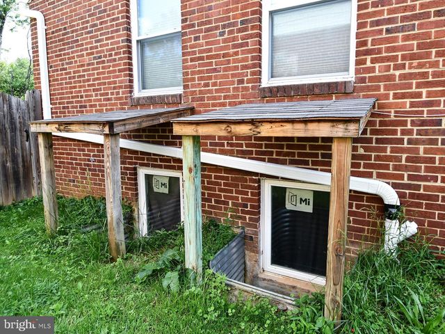 5016 LAGUNA RD, College Park, MD 20740