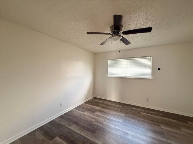 2607 Ektom DR B, Austin, TX 78745