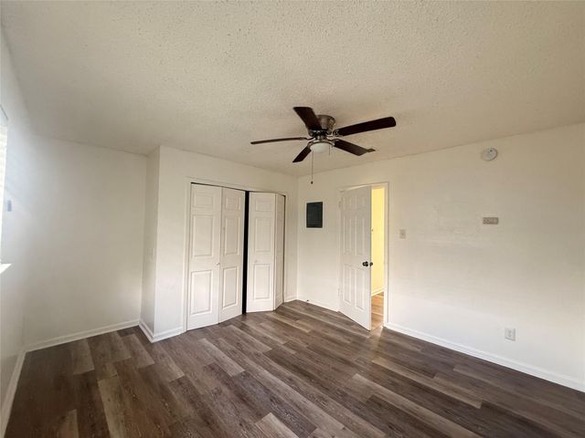 2607 Ektom DR B, Austin, TX 78745