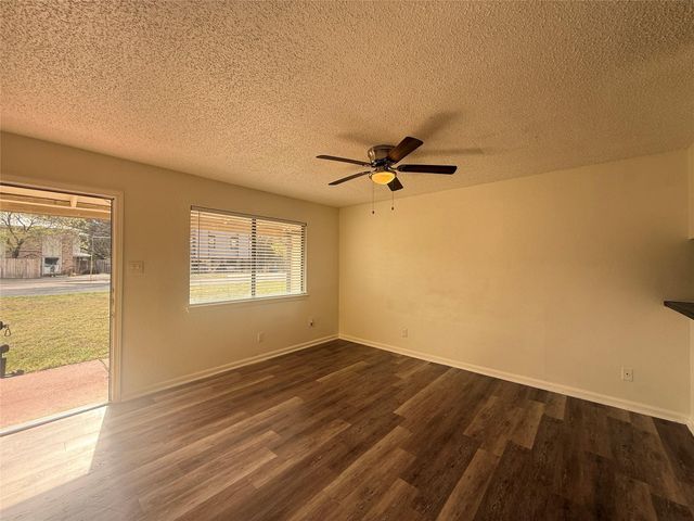 2607 Ektom DR B, Austin, TX 78745