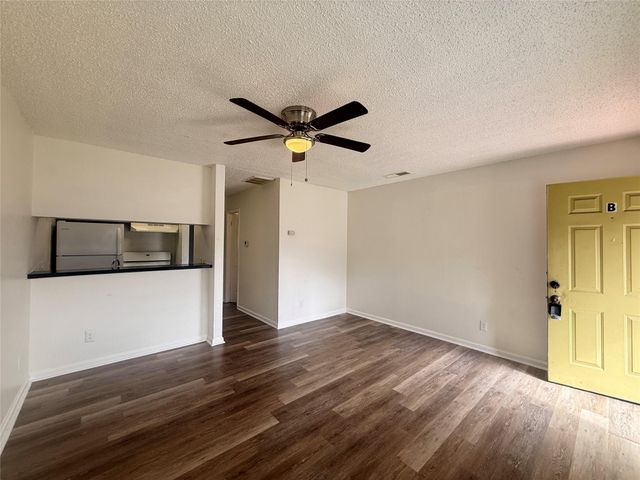 2607 Ektom DR B, Austin, TX 78745