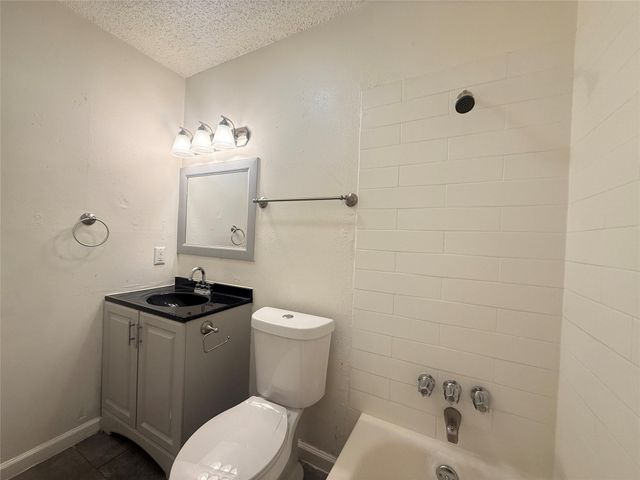 2607 Ektom DR B, Austin, TX 78745