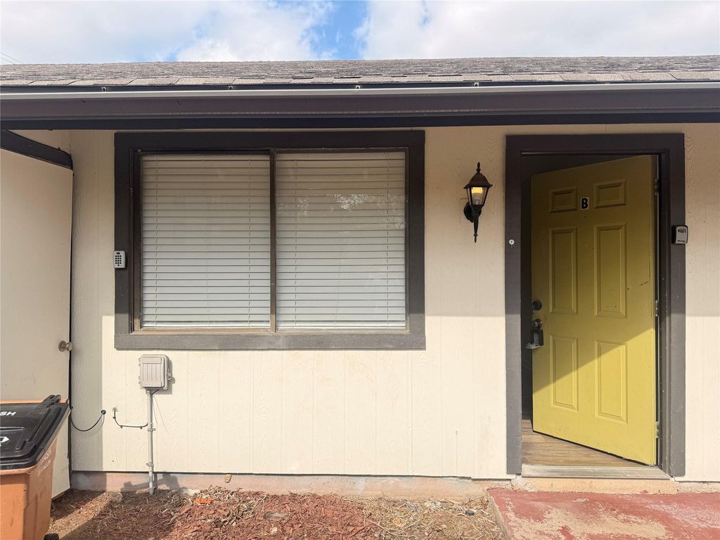 2607 Ektom DR B, Austin, TX 78745