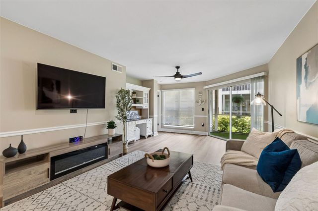 4115 CHATHAM OAK COURT 201, Tampa, FL 33624