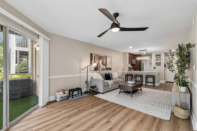 4115 CHATHAM OAK COURT 201, Tampa, FL 33624