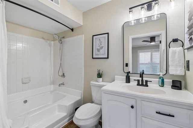 4115 CHATHAM OAK COURT 201, Tampa, FL 33624