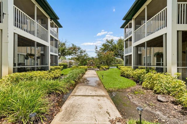 4115 CHATHAM OAK COURT 201, Tampa, FL 33624