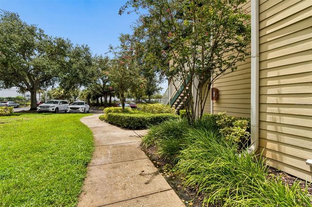 4115 CHATHAM OAK COURT 201, Tampa, FL 33624