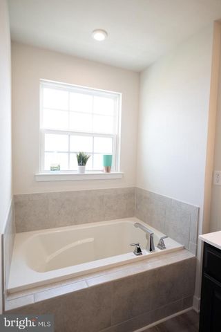 215 DALTON DR, Woolwich Twp, NJ 08085