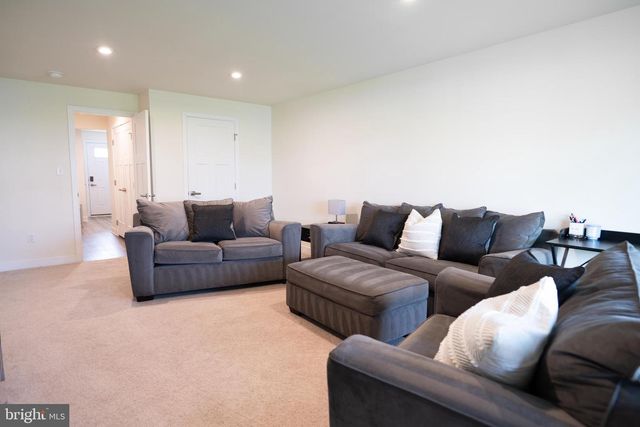 215 DALTON DR, Woolwich Twp, NJ 08085