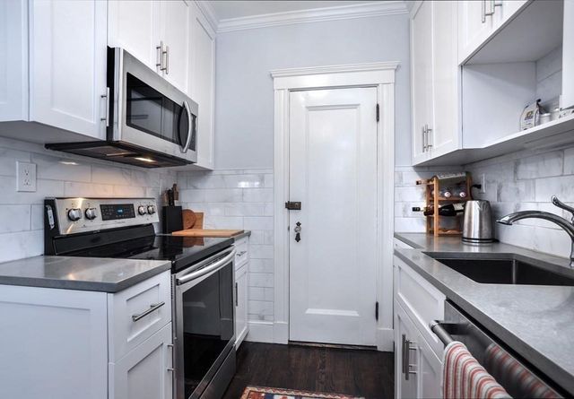 4 Washington Ave 1, Cambridge, MA 02140