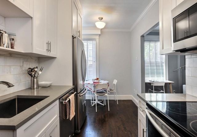 4 Washington Ave 1, Cambridge, MA 02140