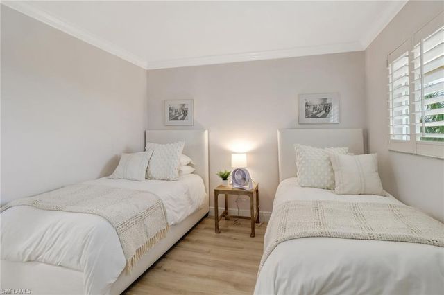 21 High Point CIR E # 601, Naples, FL 34103