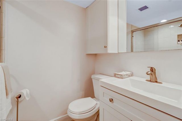 21 High Point CIR E # 601, Naples, FL 34103