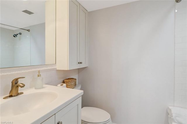 21 High Point CIR E # 601, Naples, FL 34103