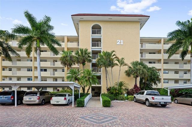 21 High Point CIR E # 601, Naples, FL 34103