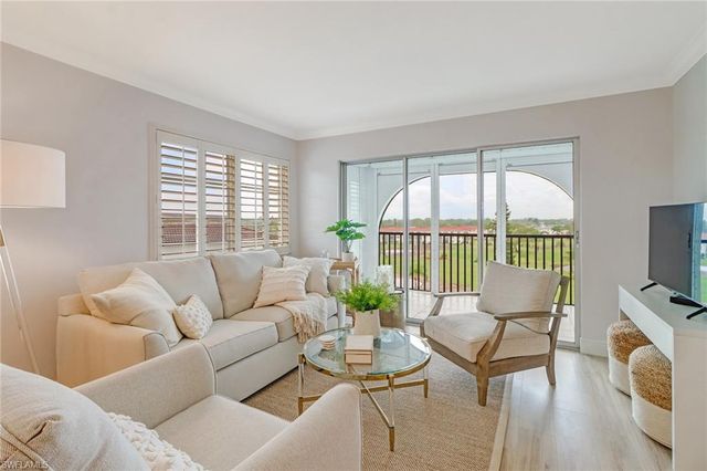 21 High Point CIR E # 601, Naples, FL 34103