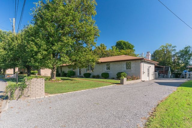 102 Donna Ct, Hendersonville, TN 37075