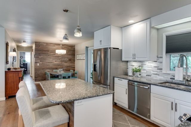 102 Donna Ct, Hendersonville, TN 37075