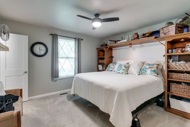 102 Donna Ct, Hendersonville, TN 37075