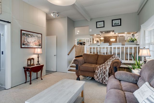 102 Donna Ct, Hendersonville, TN 37075