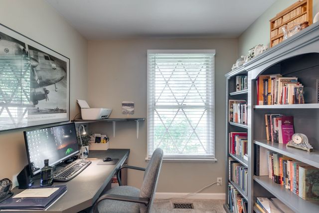 102 Donna Ct, Hendersonville, TN 37075