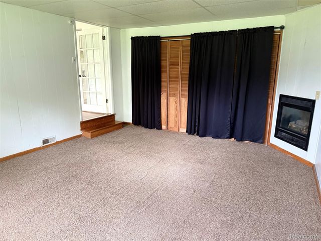 5347 Mapletree Drive, Flint Charter Township, MI 48532