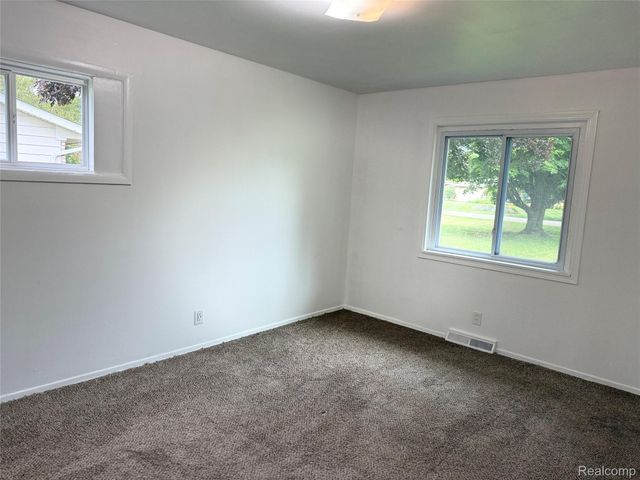 5347 Mapletree Drive, Flint Charter Township, MI 48532