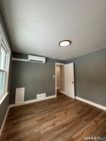 11 Fyler Drive, Windsor, CT 06095