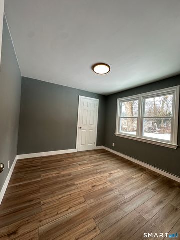 11 Fyler Drive, Windsor, CT 06095